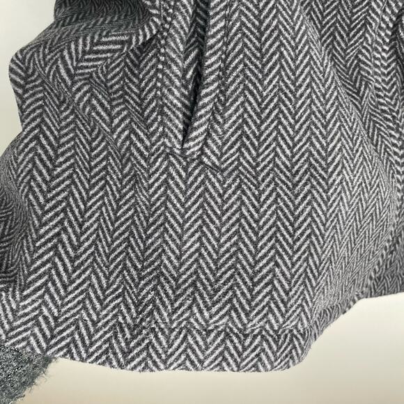 L.L. Bean Women’s Size M Gray & Black Herringbone Full Zip Fleece Poncho Jacket - Picture 6 of 10